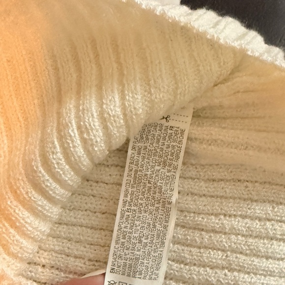 Forever 21 Cream Ribbed Button Front Crop Vest - Picture 4 of 4